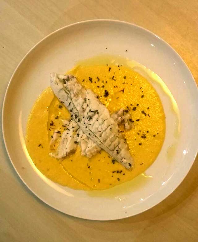 Orata al forno con salsa allo zafferano